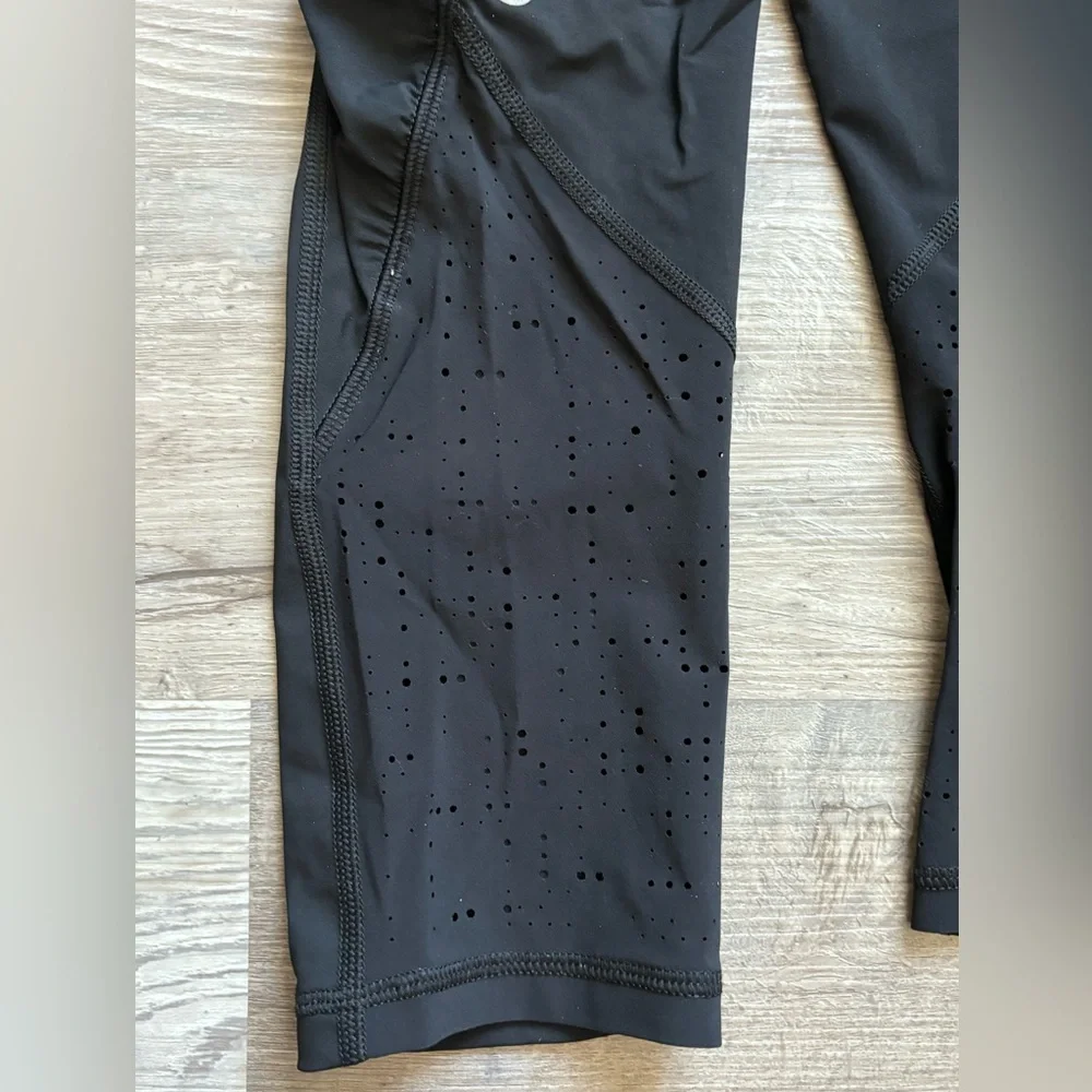 Lululemon leggings Size 4 - Picture 7 of 7